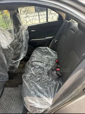 Suzuki Dzire 2023 Argenté