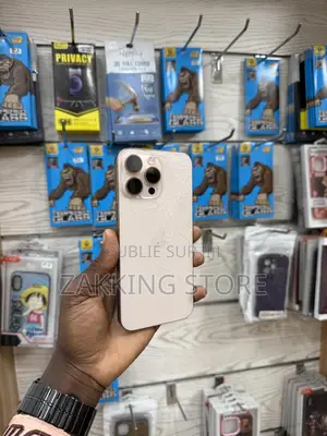 Photo - Apple iPhone 16 Pro Max 256 GB Doré