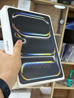 New Apple iPad Pro 13 (2024) 256 GO