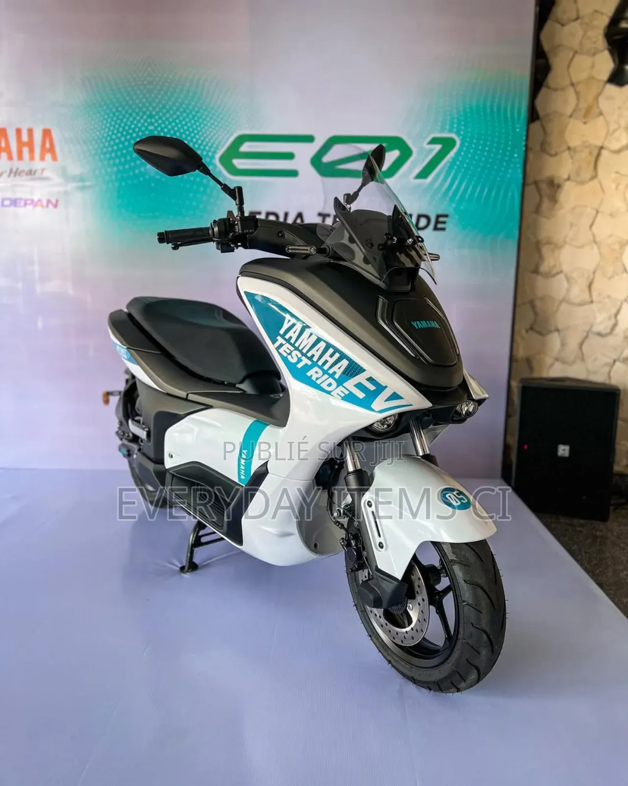 New Yamaha 2023 Blanc