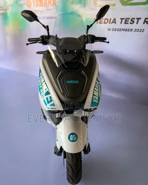 New Yamaha 2023 Blanc