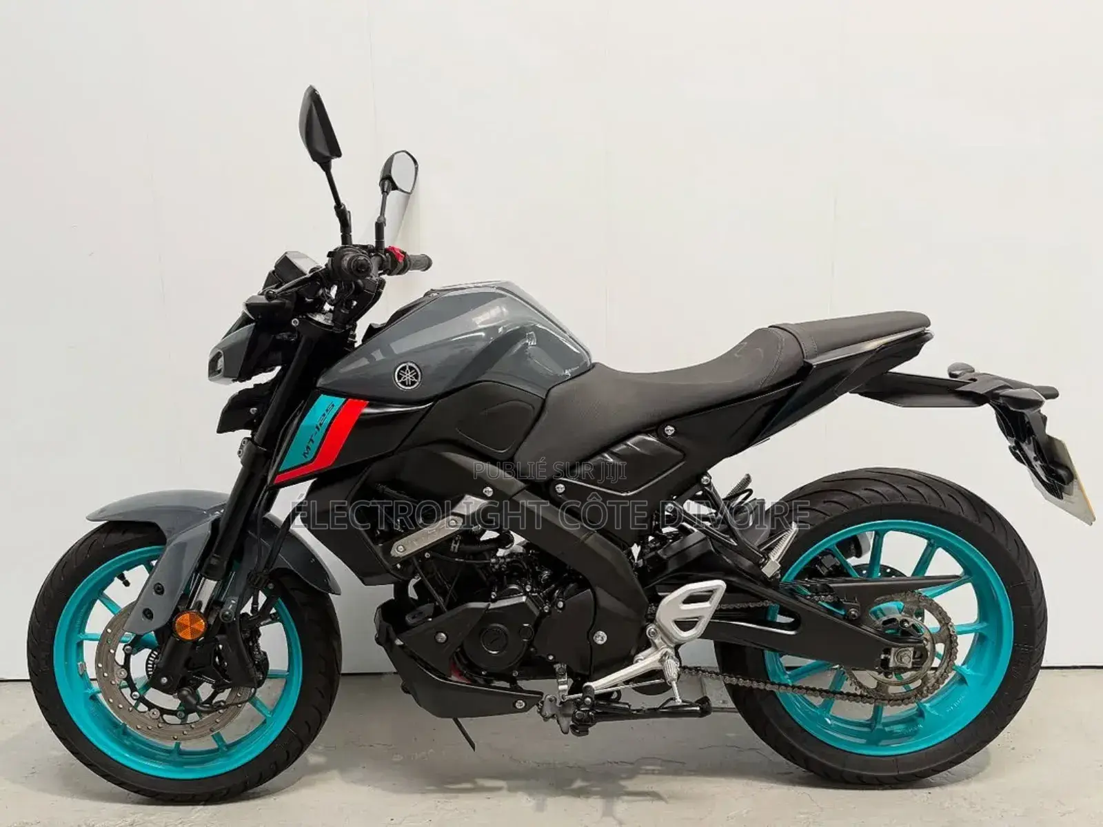 Neuf Yamaha 2023 Noir