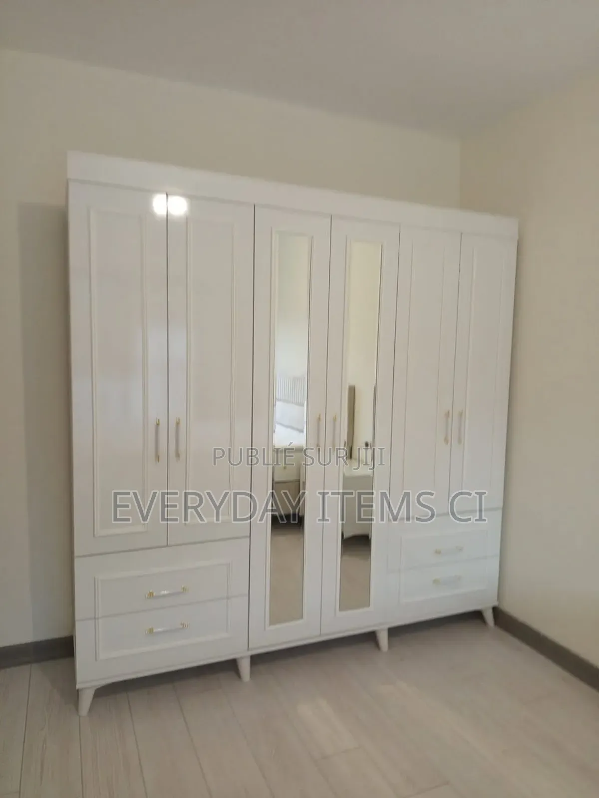 Placard Neuf Excellente Qualité  