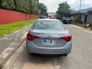 Toyota Corolla 2017 Gris