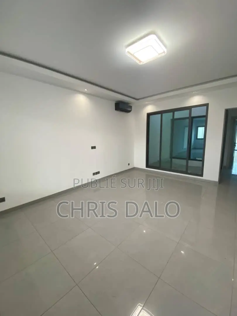 4chbre Duplex dans Djorobité 1, Cocody à Vendre