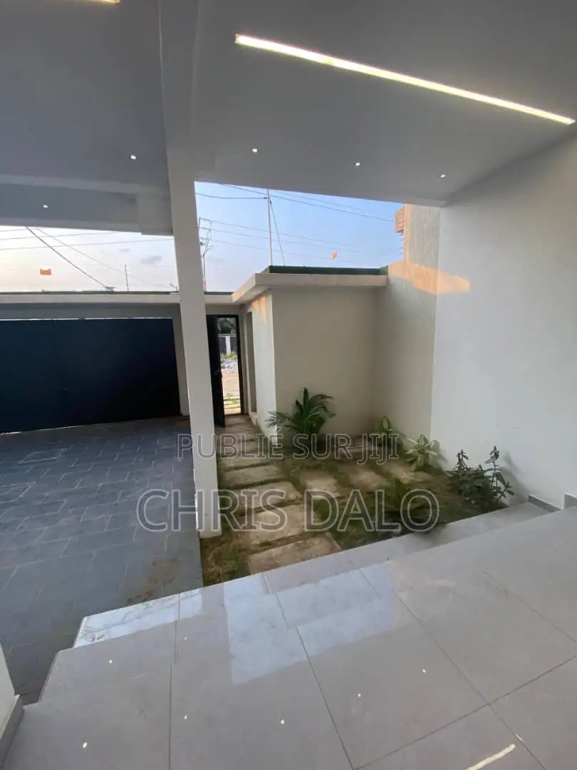 4chbre Duplex dans Djorobité 1, Cocody à Vendre