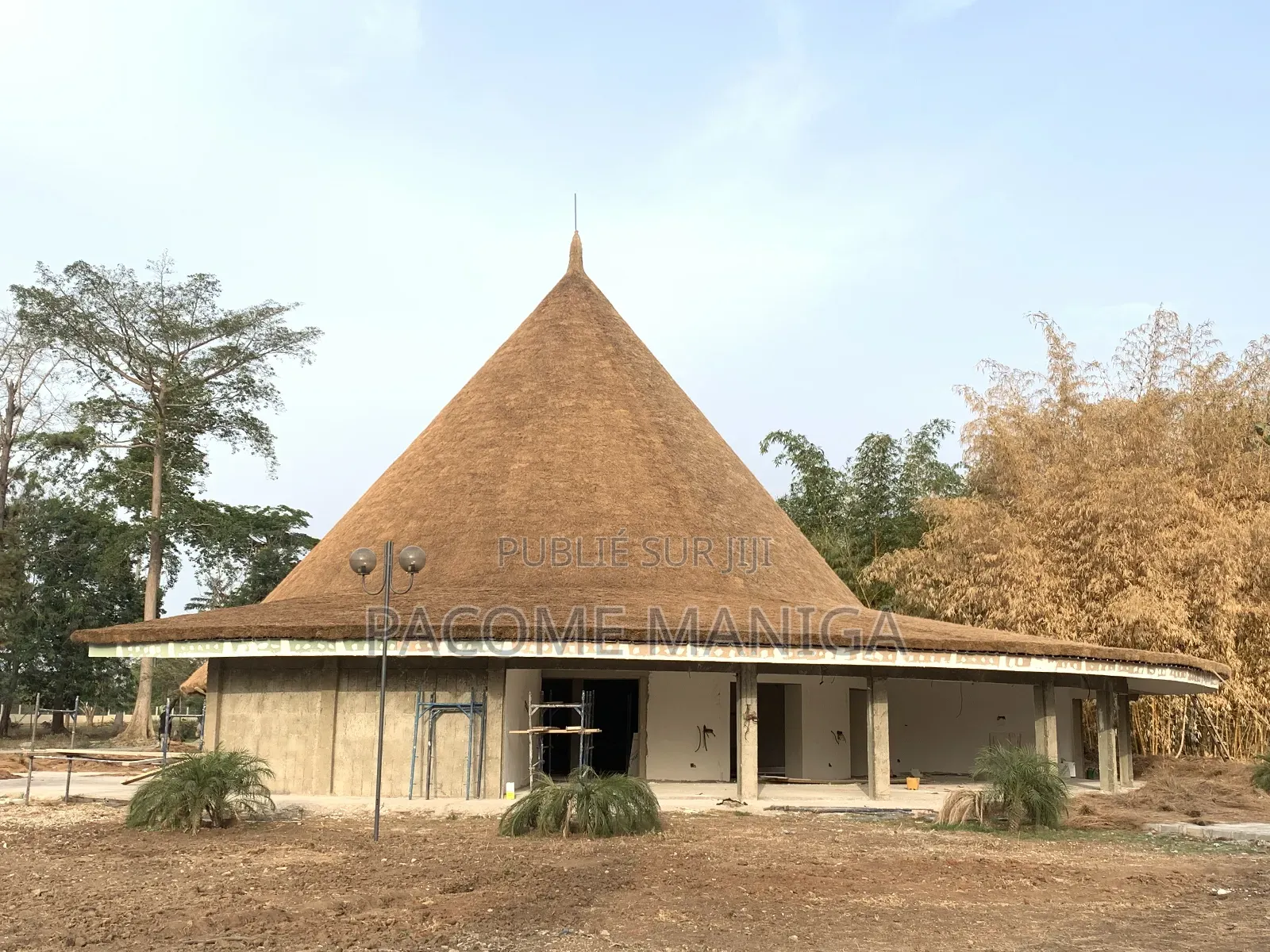Spécialiste en Paillote en Charpente Et Tuiles Métallique