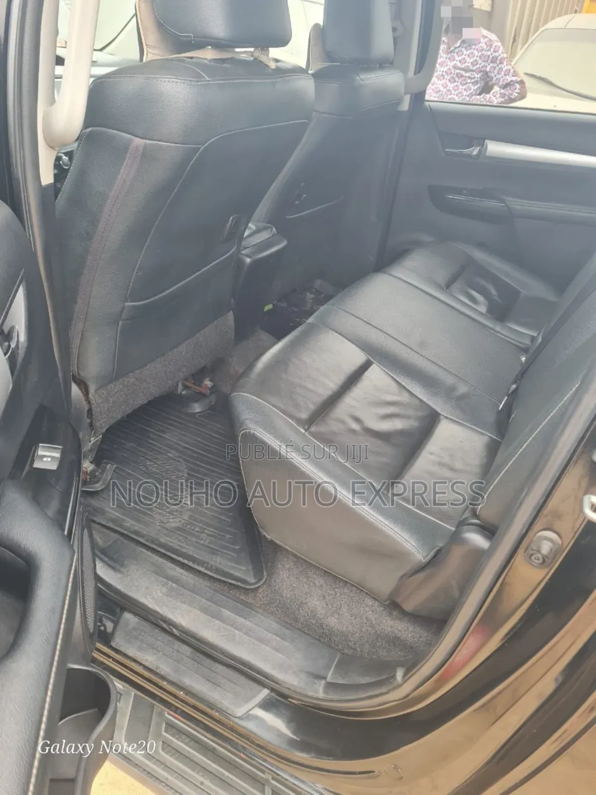 Toyota Hilux 2019 Black