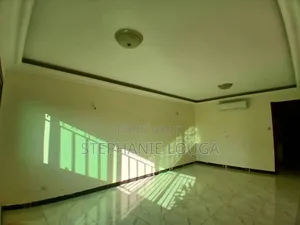 4chbre Duplex dans Grand Bassam, Cité à Louer