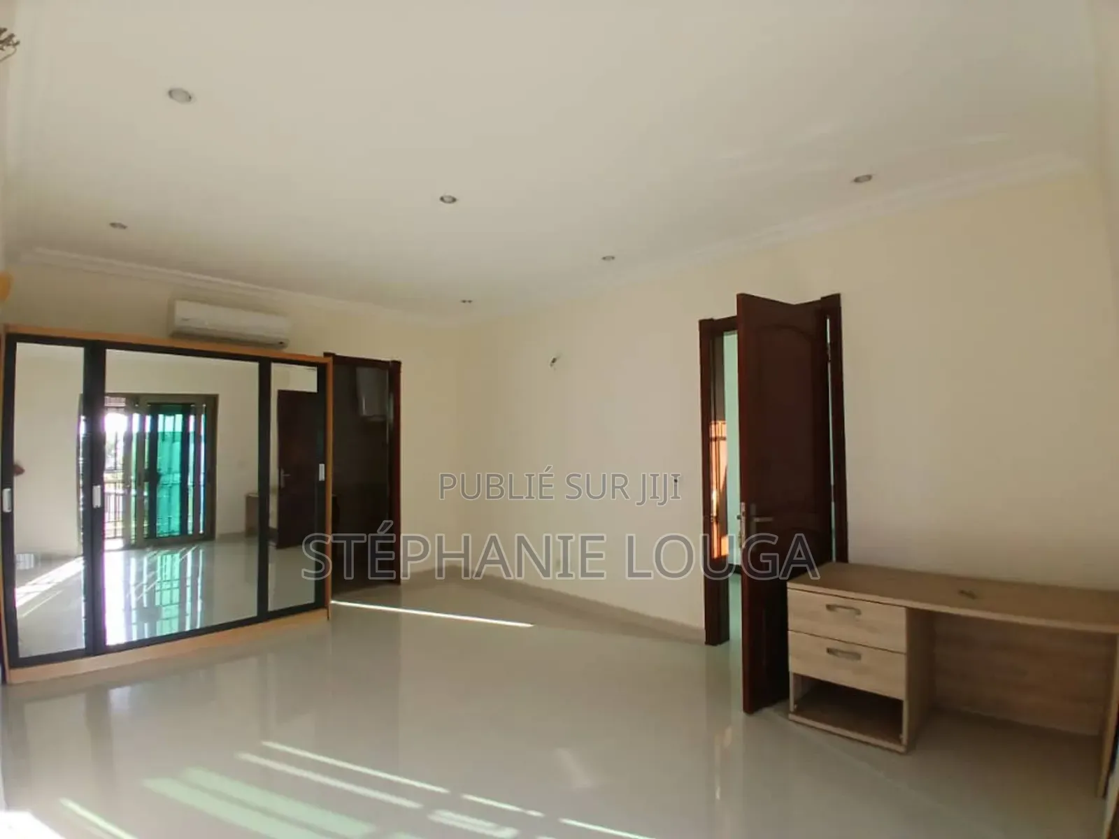 4chbre Duplex dans Grand Bassam, Cité à Louer