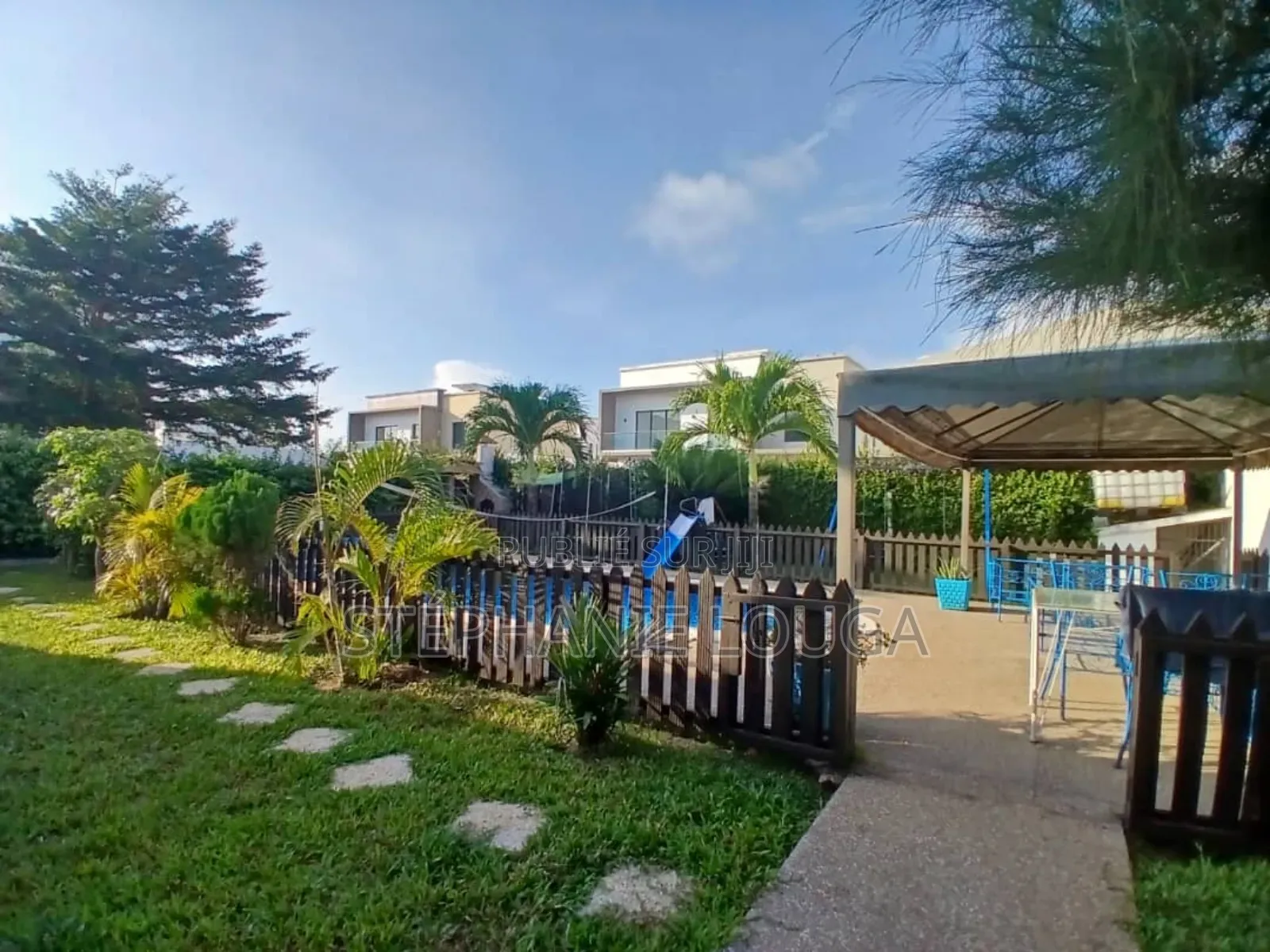 4chbre Duplex dans Grand Bassam, Cité à Louer