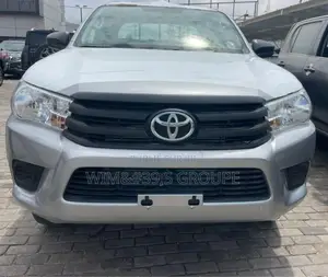 New Toyota Hilux 2025 Blue