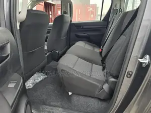 New Toyota Hilux 2025 Blue