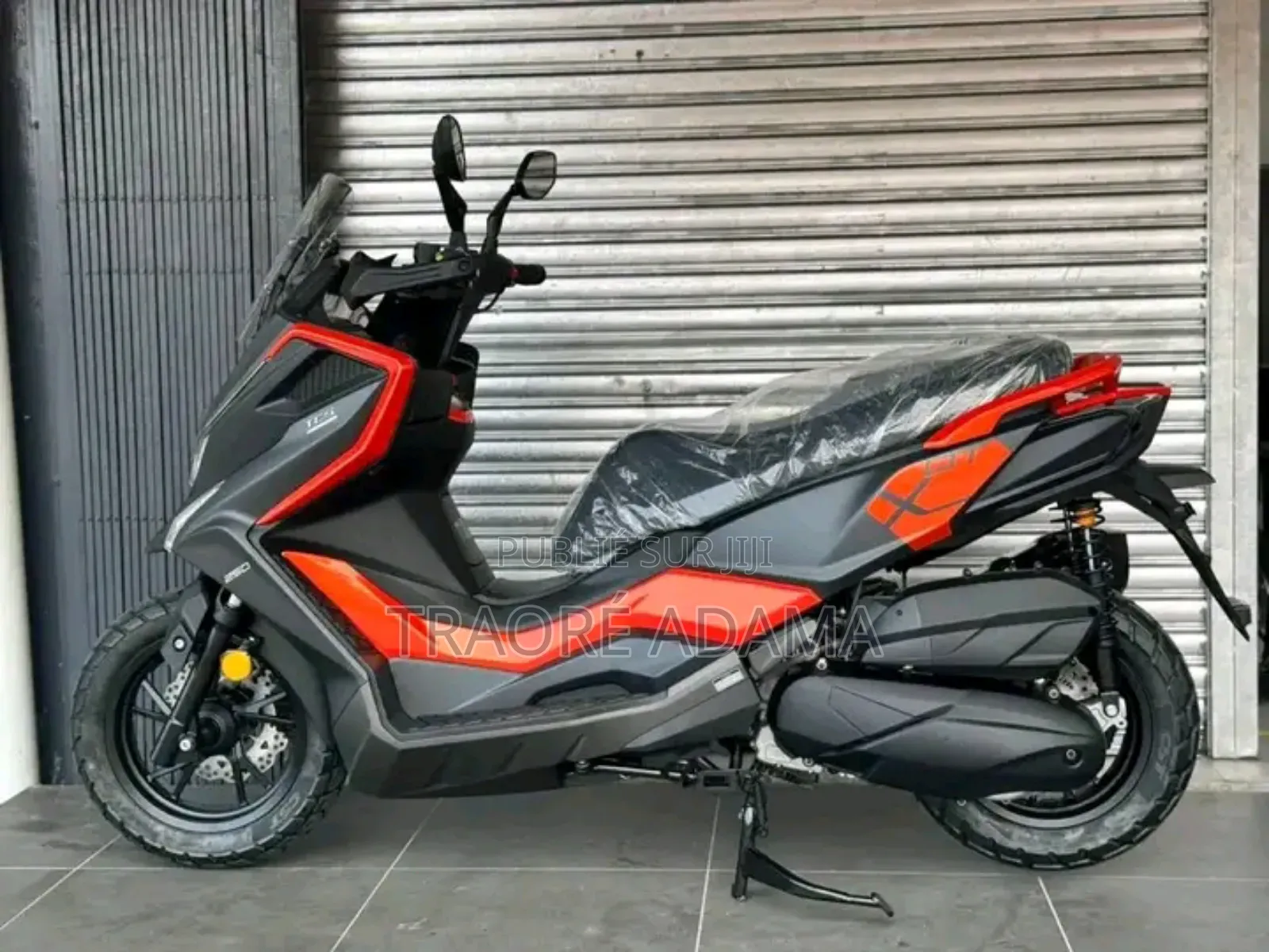 Neuf Motorcycle 2022