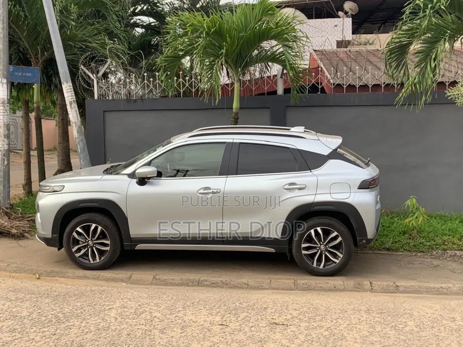 Toyota Starlet 2024 Gris