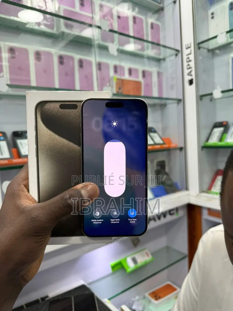 New Apple iPhone 15 Pro Max 256 GB Jaune