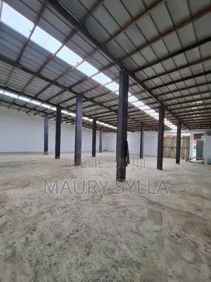 Photo - Entrepot À Louer À Cocody Riviera Bonoumin