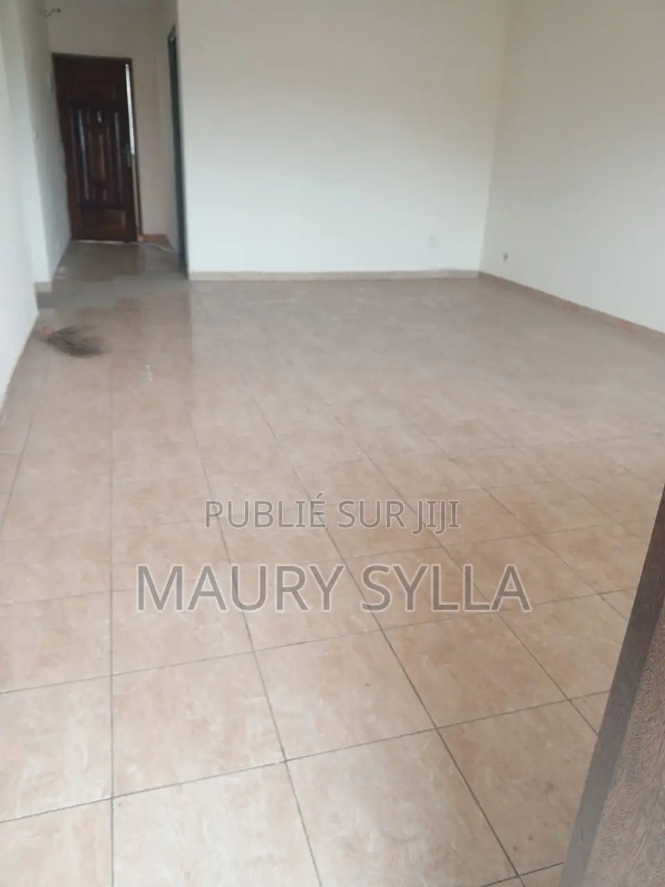 2chbre Appartement dans Sylla Maury, Cocody à Vendre