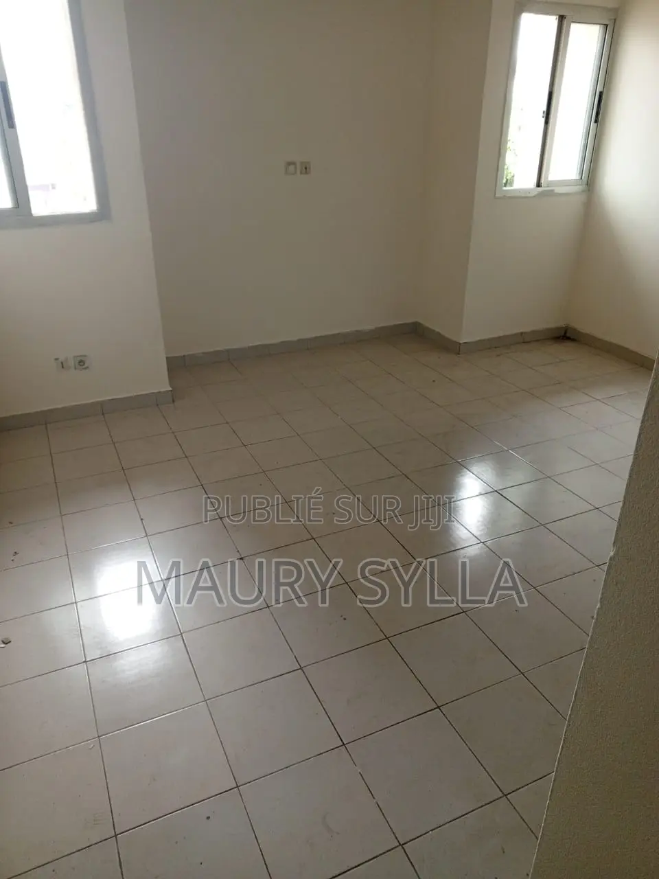 2chbre Appartement dans Sylla Maury, Cocody à Vendre