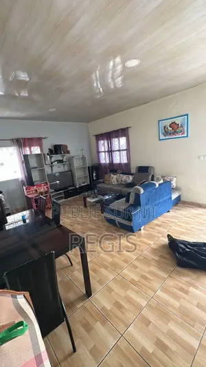 3chbre Maison de ville / Terrasse dans Villa Basse, Cocody à Louer