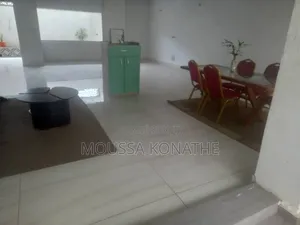 6chbre Villa dans Alliance Travel, Cocody à Vendre