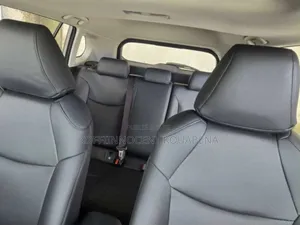 New Toyota Corolla Cross Hybrid 2025 Blanc cassé