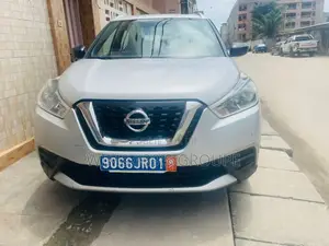 Photo - Nissan Kicks 2020 Gris