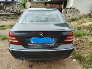 Photo - Mercedes-Benz C200 2005 Blue