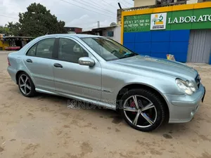 Mercedes-Benz C200 2005 Blue