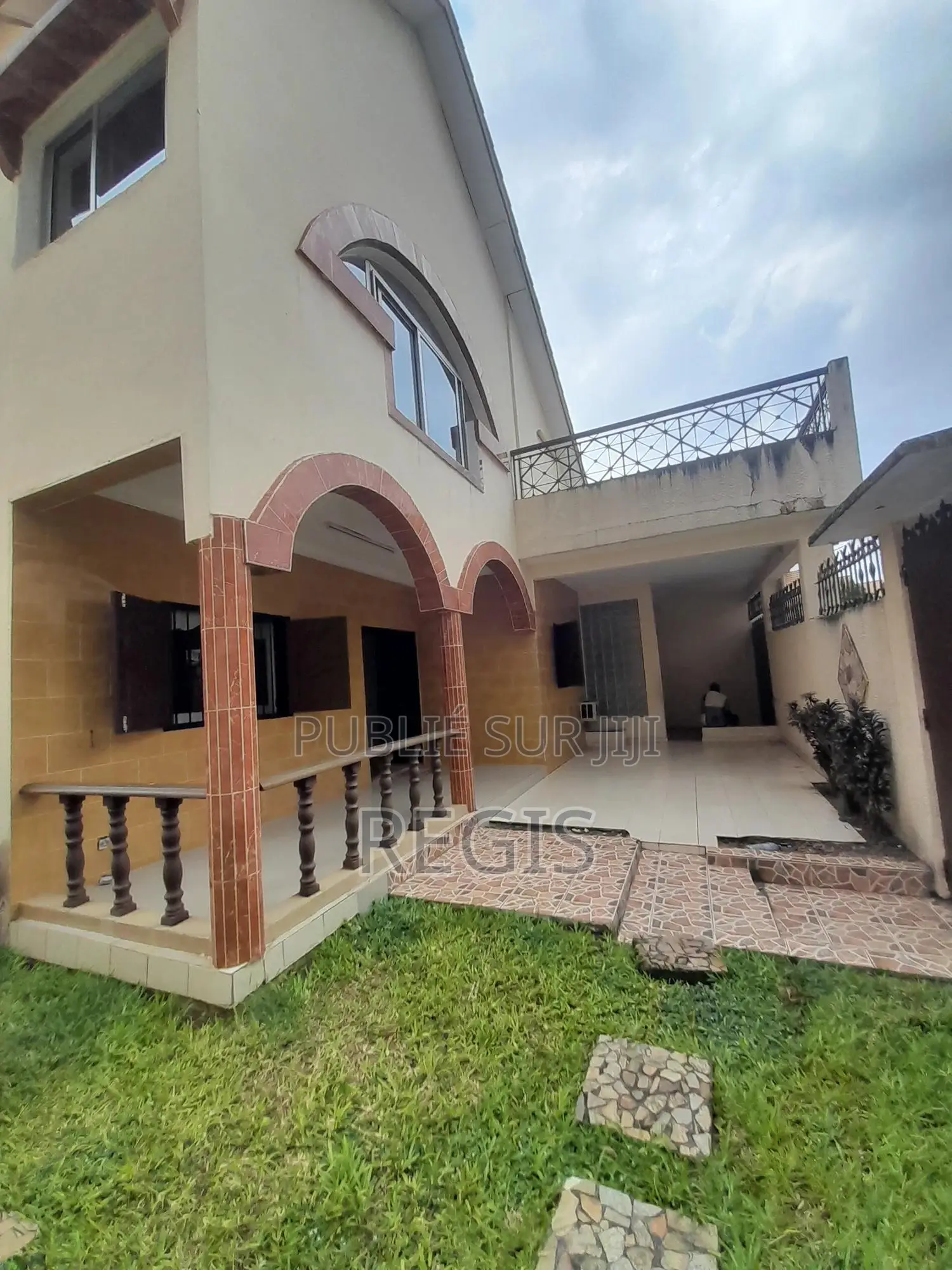 6chbre Duplex dans Duplex, Cocody à Louer