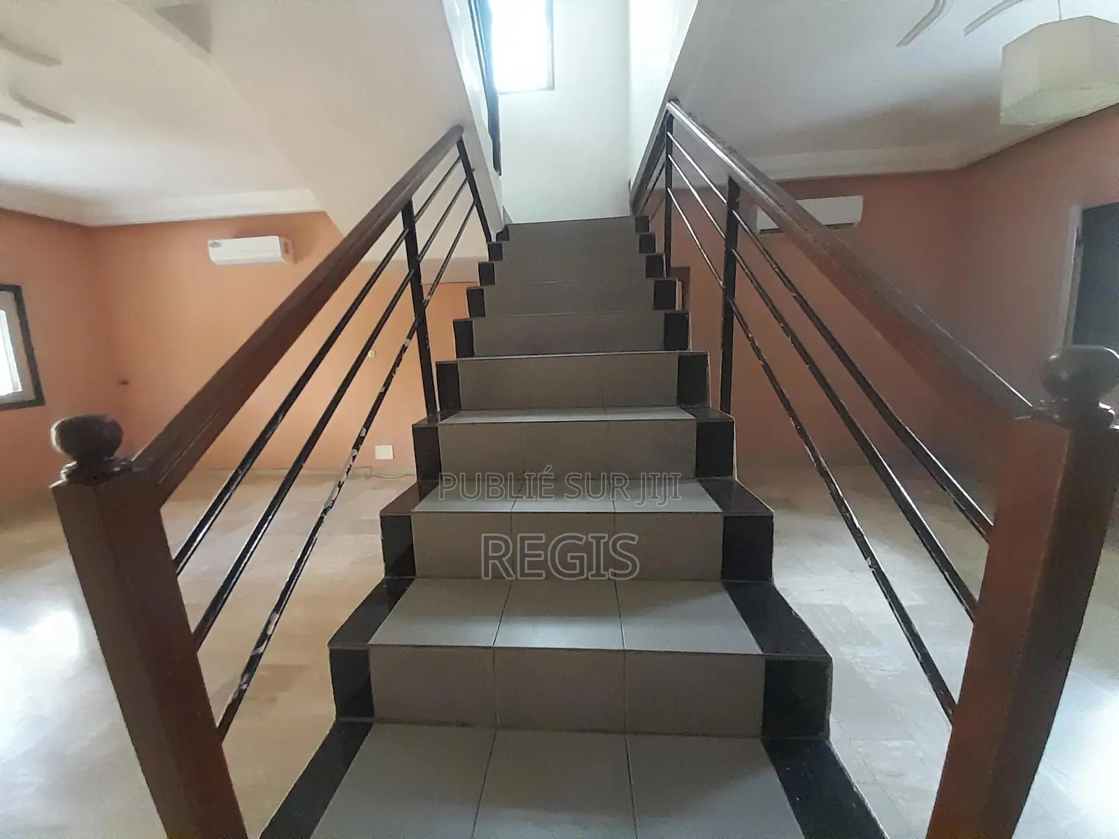 6chbre Duplex dans Duplex, Cocody à Louer