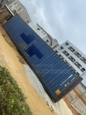 4 Conteneurs 40 Pieds Chacun* Tous Papiers