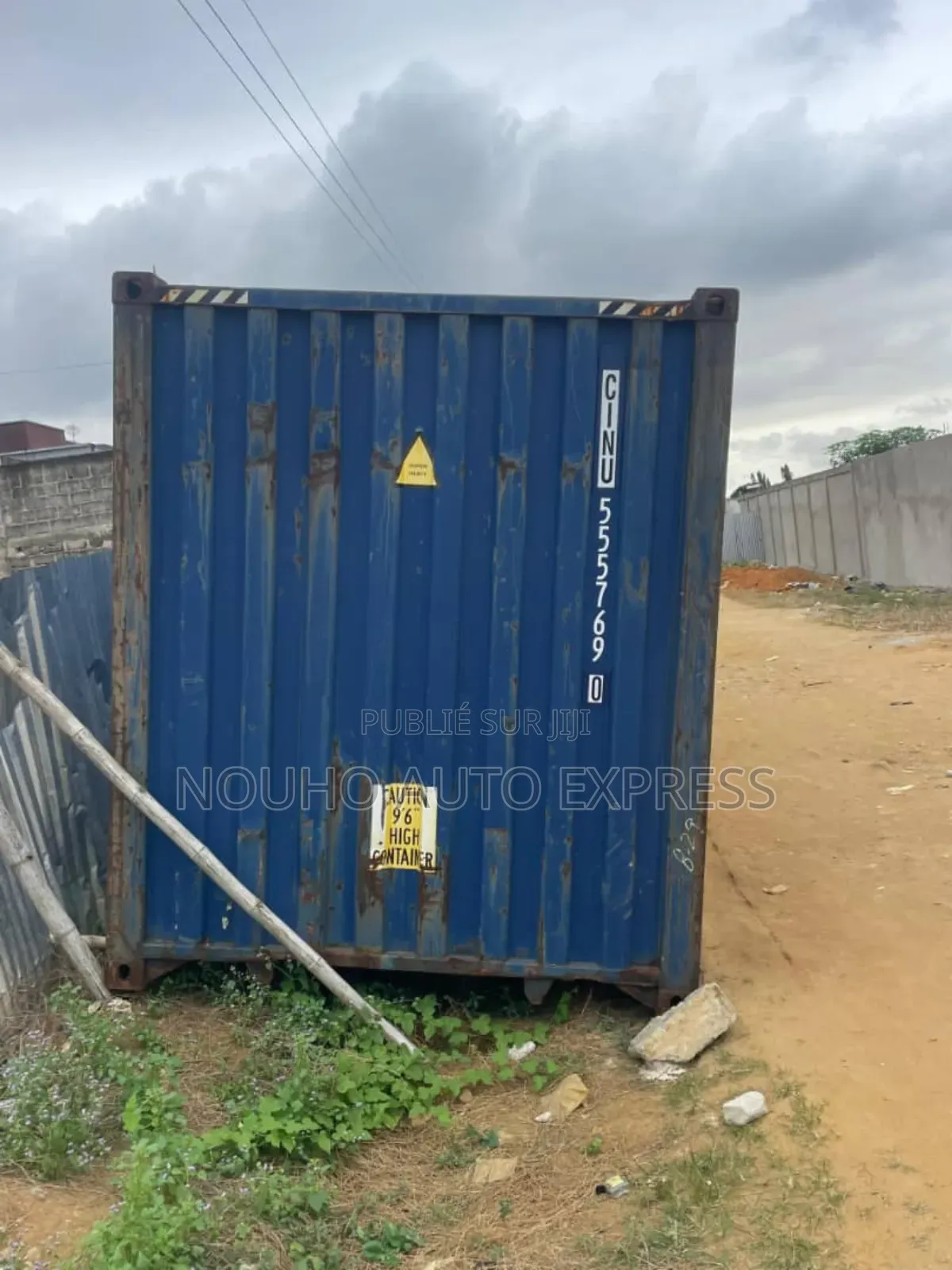 4 Conteneurs 40 Pieds Chacun* Tous Papiers