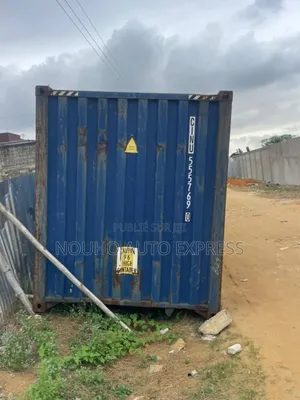 4 Conteneurs 40 Pieds Chacun* Tous Papiers