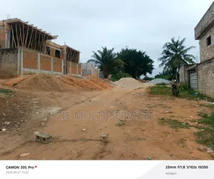 Photo - Terrain en Vente