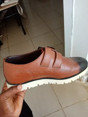 Photo - Chaussure, Disponible