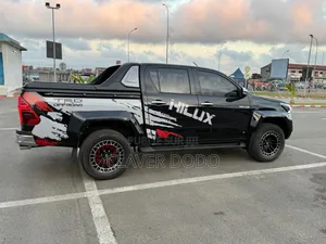 Toyota Hilux 2020 Black