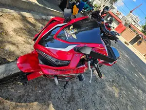 Honda CBR 2021 Rouge