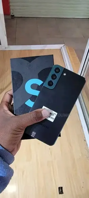 New Samsung Galaxy S22 5G 256 GB Black