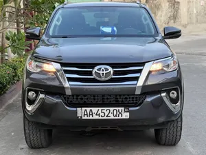 Photo - Toyota Fortuner 2020 Black