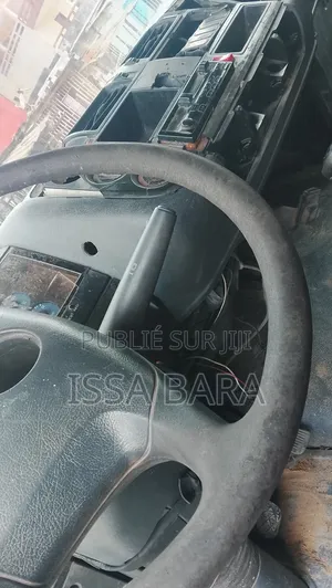 Mercedes-Benz C300 2025 Blanc