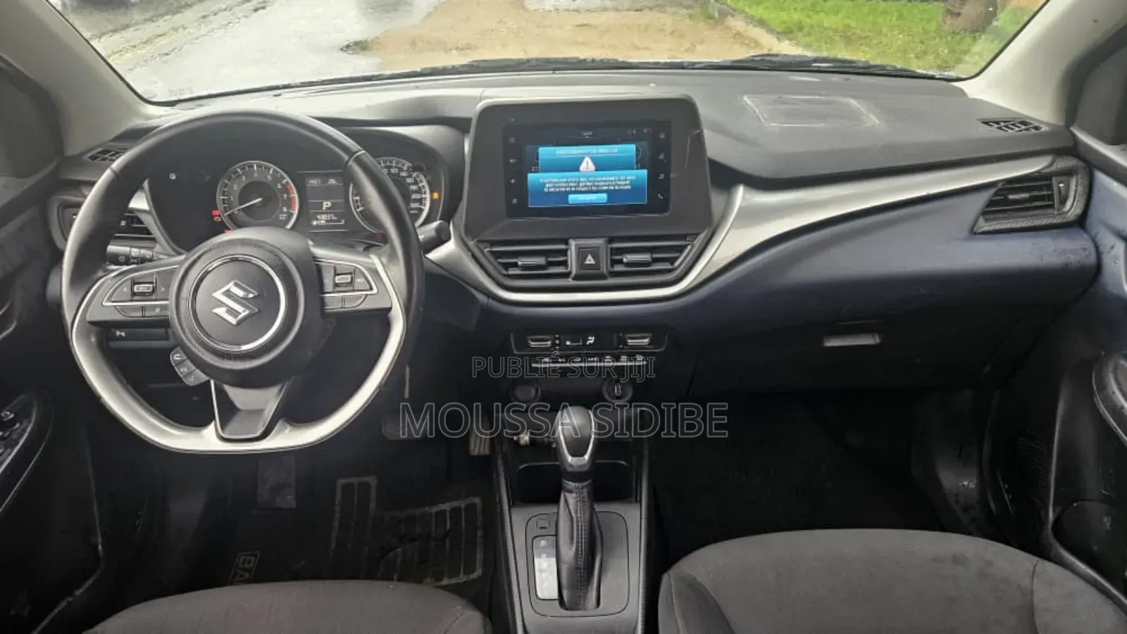 Suzuki Baleno 2023 Gris