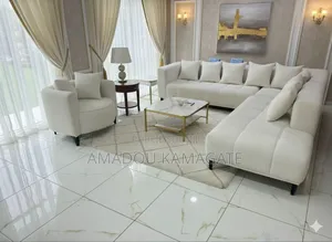 Un Ensemble De Salon Très Original