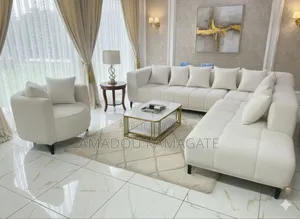 Un Ensemble De Salon Très Original