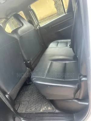 Toyota Hilux 2022 Black