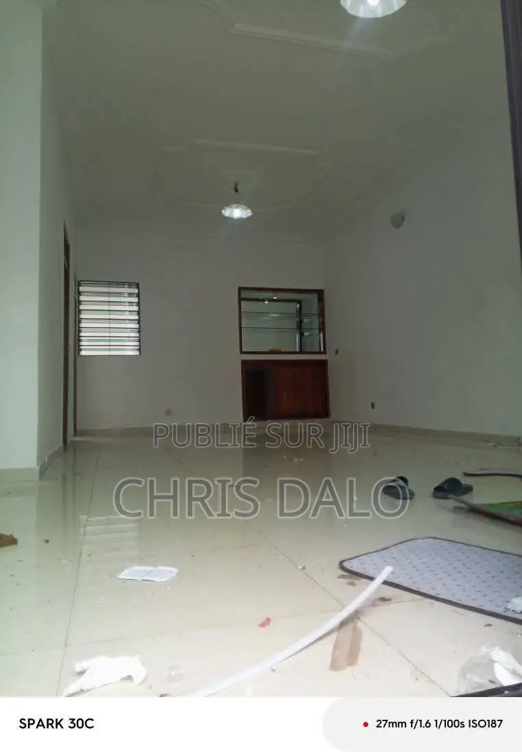 4chbre Duplex dans Dalo Davy Chris, Cocody à Vendre