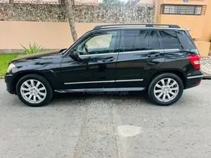 Photo - Mercedes-Benz GLK-Class 350 4MATIC 2010 Black