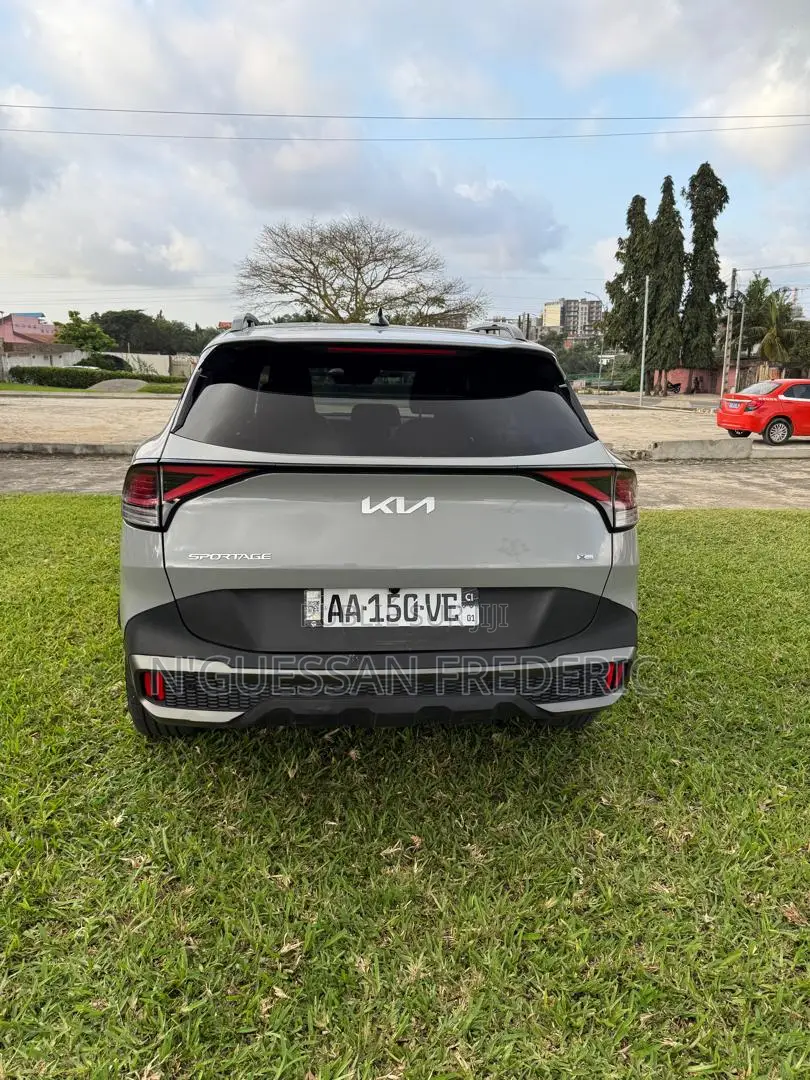New Kia Sportage X-Line 2023 Gris