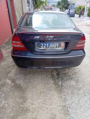 Mercedes-Benz C200 2002 Blue
