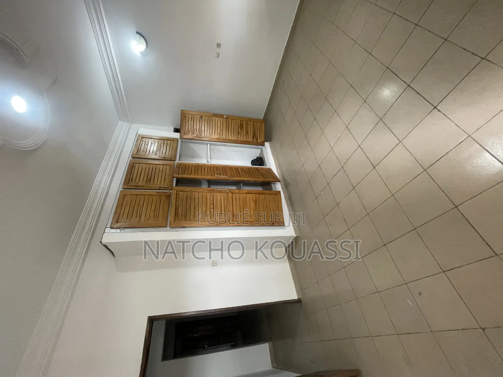 1chbre Appartement dans Studio, Cocody à Louer